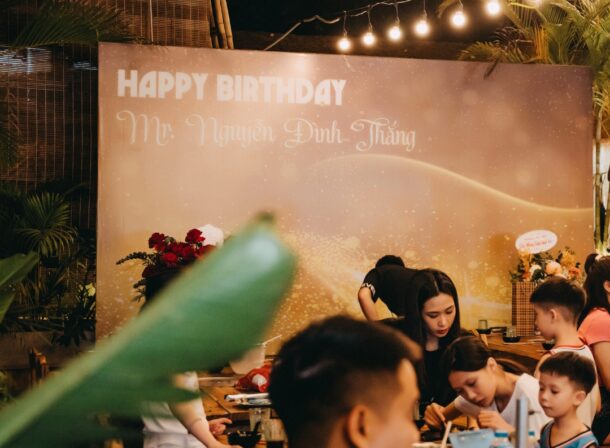 to chuc sinh nhat don gian