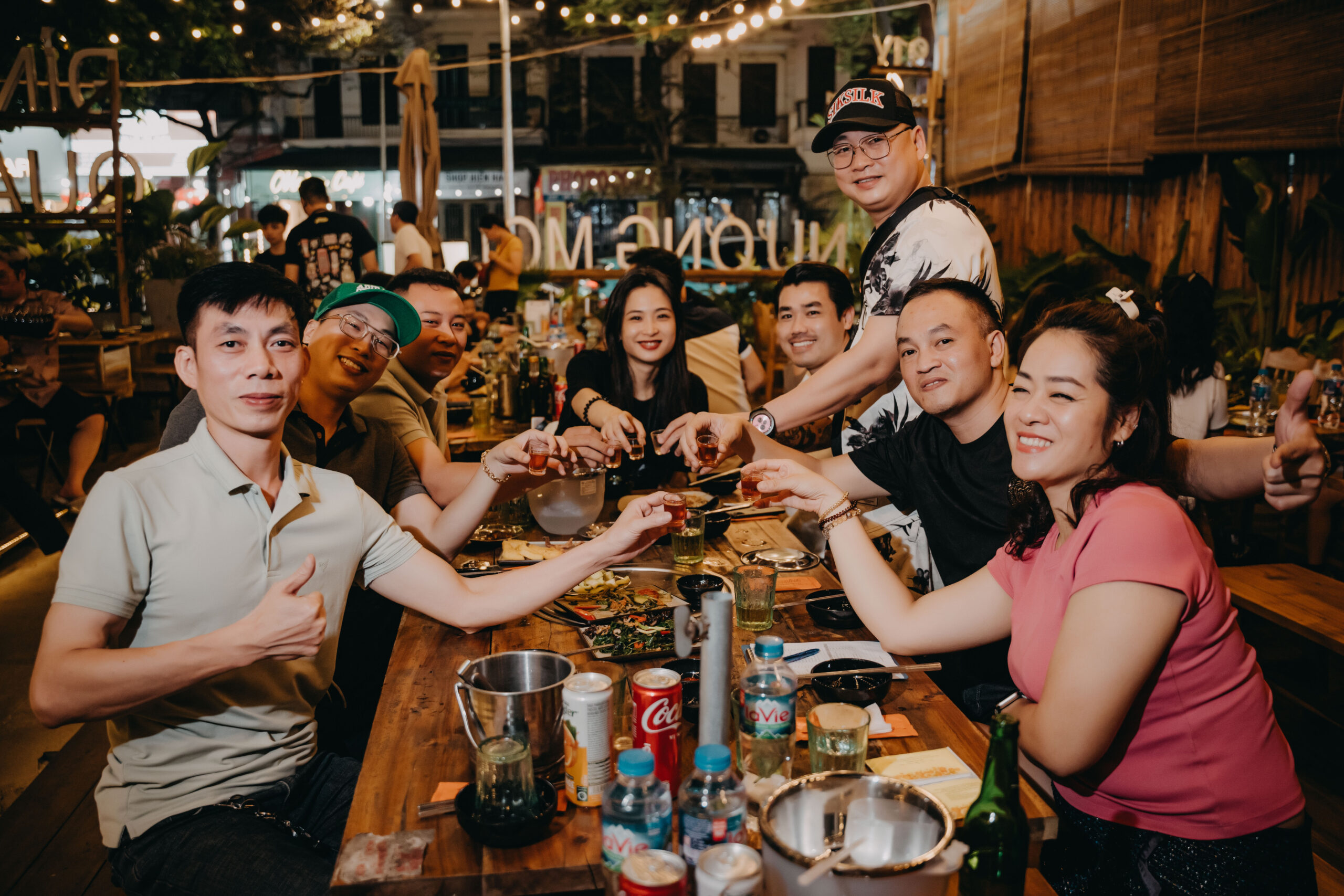 nhà hàng tổ chức tiệc công ty tại hà nội