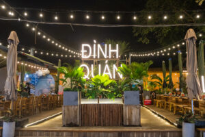 quan lau to chuc sinh nhat