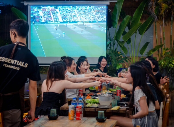 nhà hàng tổ chức tiệc công ty tại hà nội